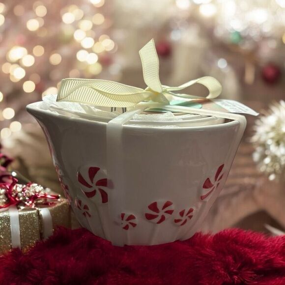 Peppermint Candy Christmas Measuring Cups by Bakeshop NWT - Picture 1 of 5